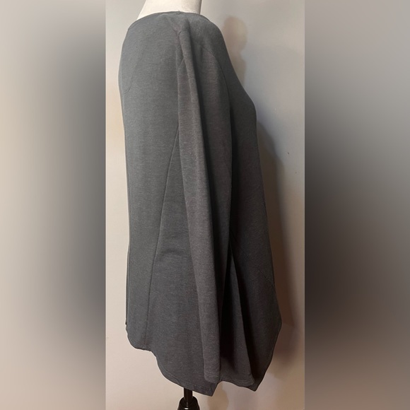 NWOT LOGO Womans Long Sleeved Gray Tunic!! - Picture 6 of 7